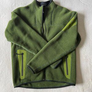 Vintage Arc'teryx 'Covert' full zip jacket size M in Green Bean - men's